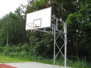Sport Club basketbalová KONSTRUKCE PŘÍHRADOVÁ, otočná, vysazení 2,5 až 4 m, ZN
