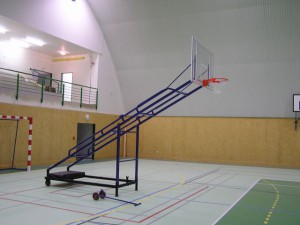 Sport Club basketbalová konstrukce pojízdná, interiér, sklopná, vysazení 2 m, 1 ks